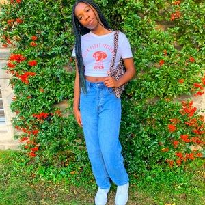 Meet your Posher, Janai